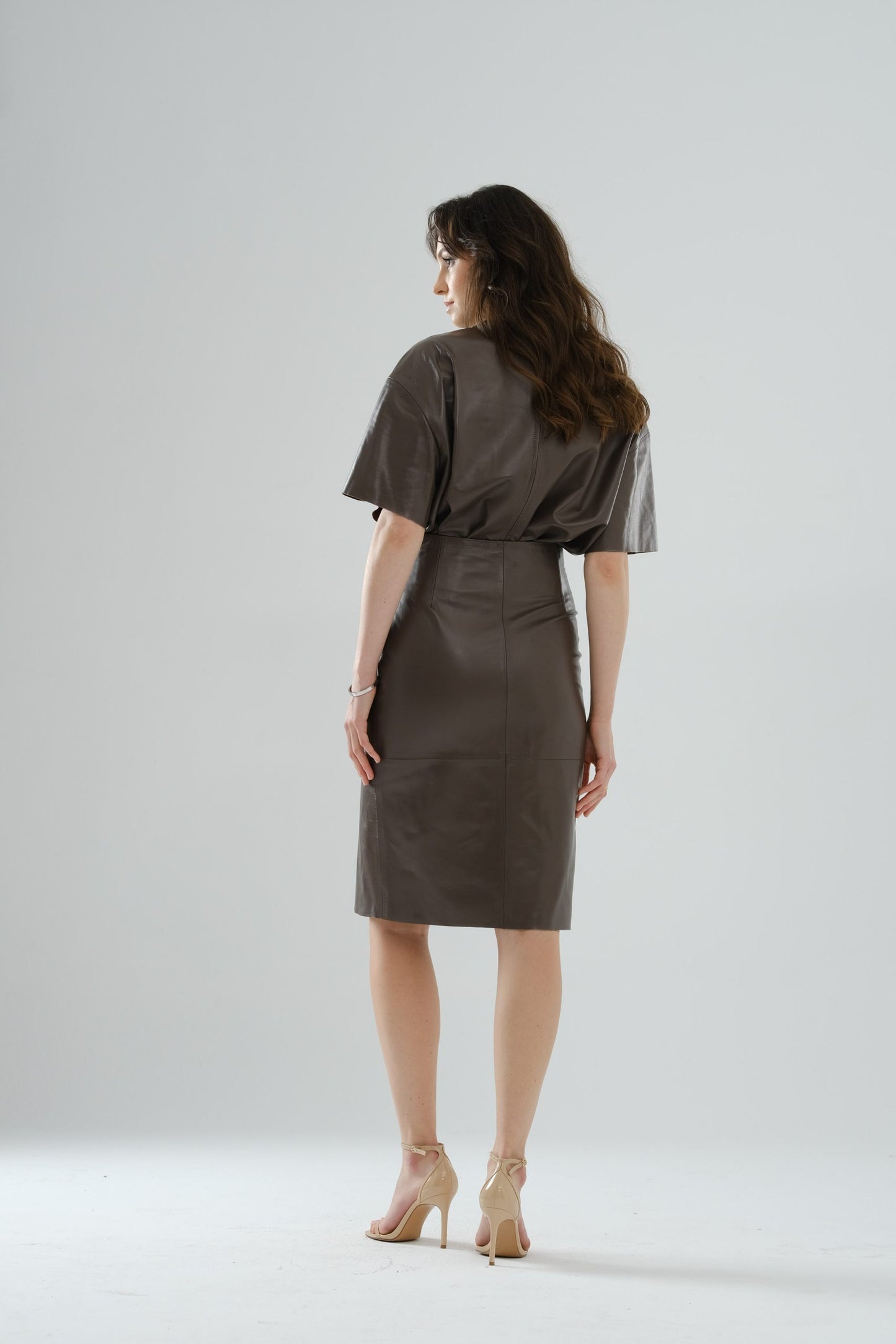Front-Slit Leather Skirt – Mocha