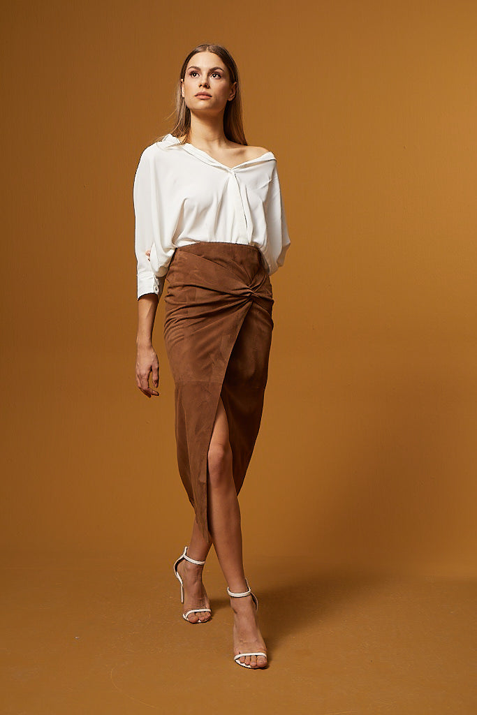 Knoted Slit Suede Skirt – Brown