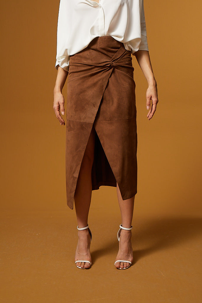 Knoted Slit Suede Skirt – Brown