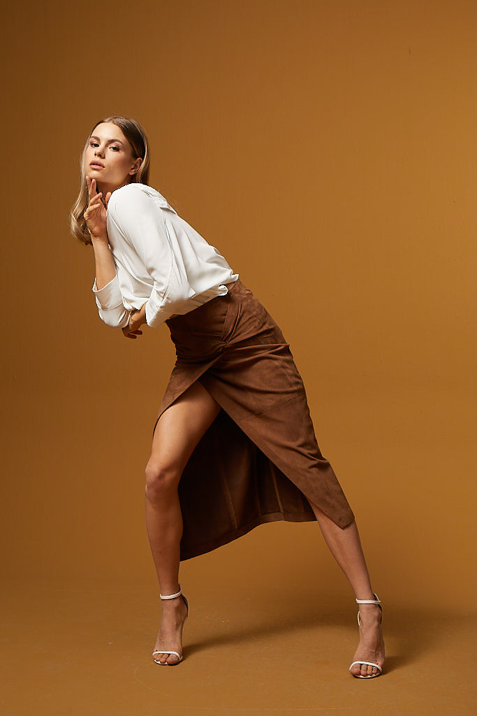 Knoted Slit Suede Skirt – Brown