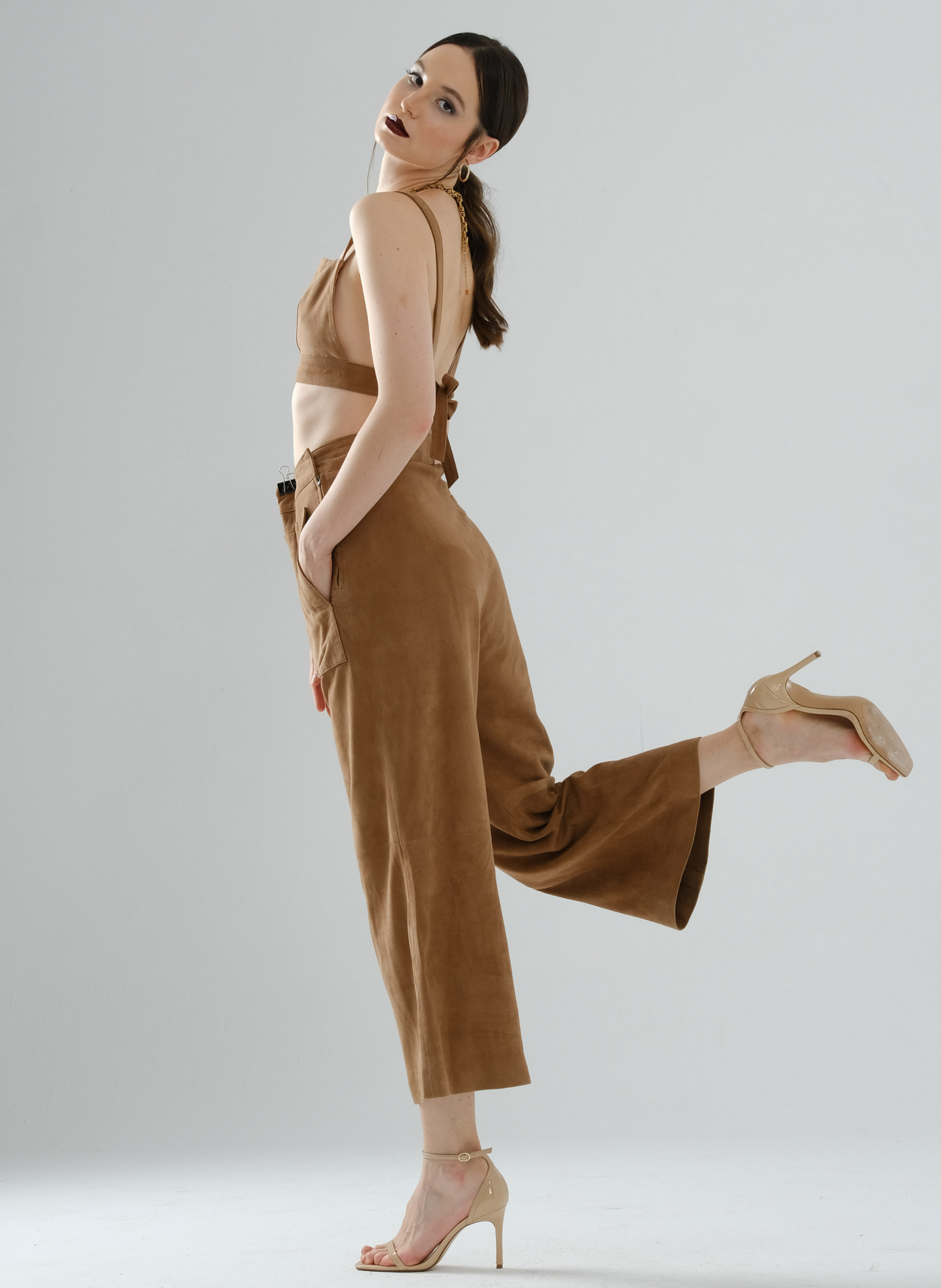 Loose-Fit Large Pocket Short Suede Pants – Brown