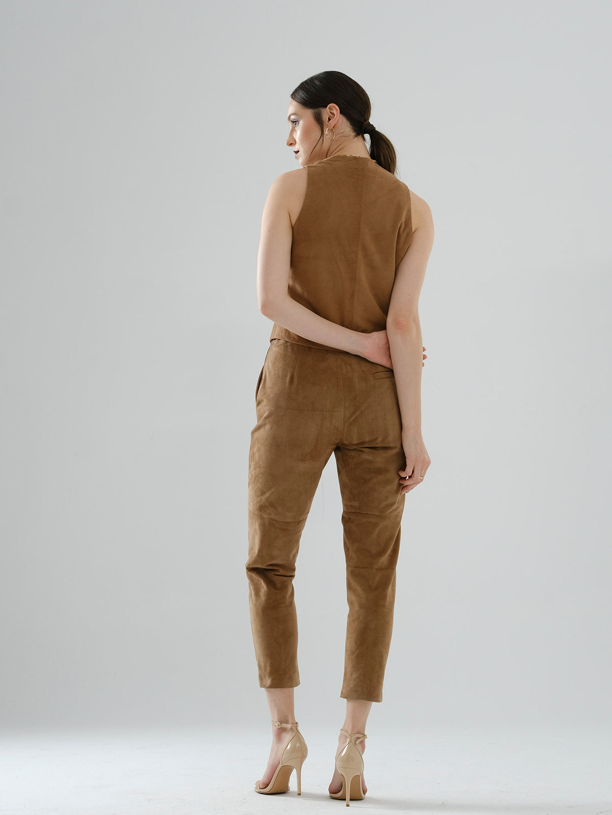 Straight-Leg Suede Pants – Brown